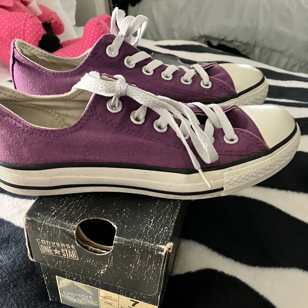 Converse Chuck Taylor Low Top Size 7